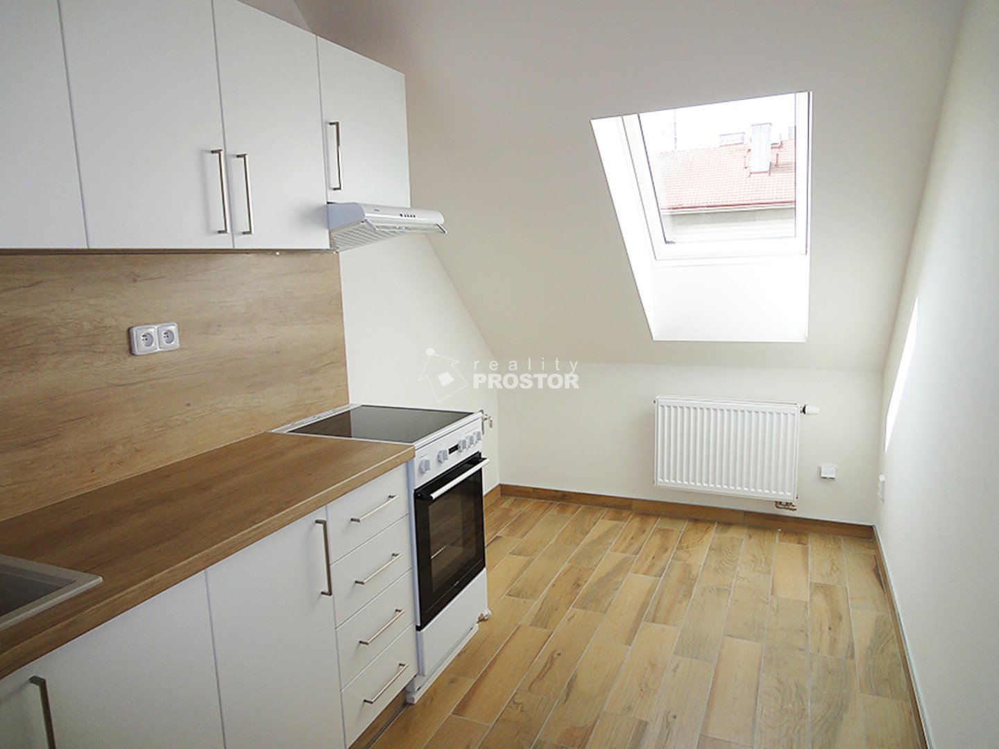 tn_zoom_filename_132190